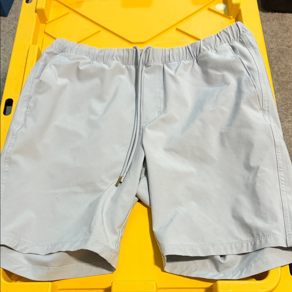 Men's Lightweight Elastic-Waist Shorts in Light Gray